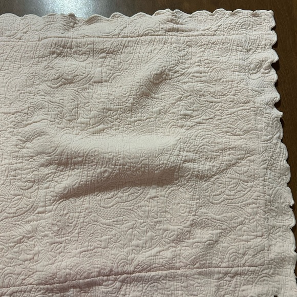 Linens N Things light pink  matelasse pillow sham - Picture 3 of 3